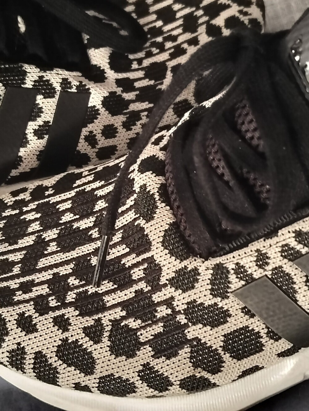 adidas Black and White Textile Shoe Label - Size 8.5 US - Picture 7 of 9